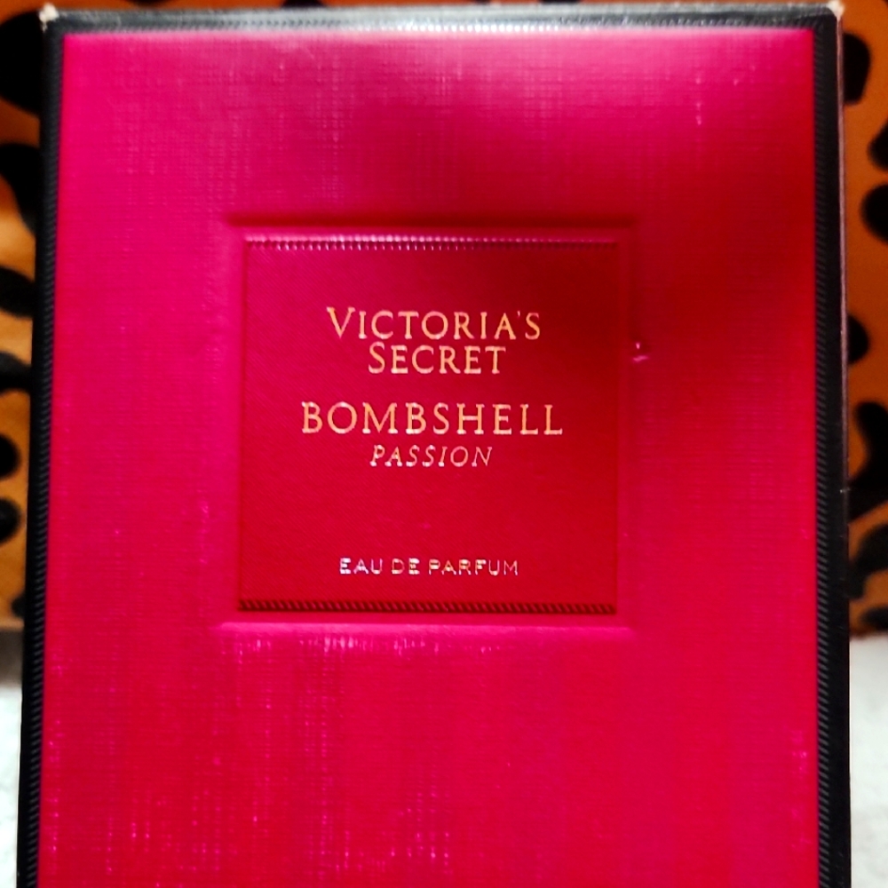 Victoria's Secret Bombshell Passion Fragrance